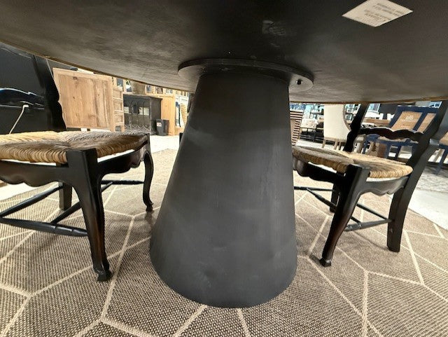Midias Dining Table